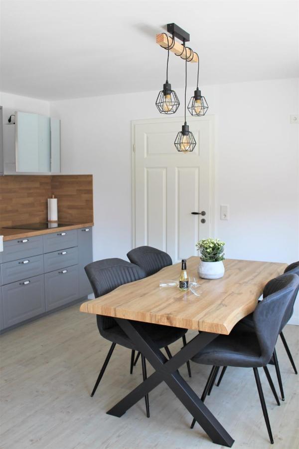 Apartamento Tant Berta'S Huus Krummhörn Exterior foto
