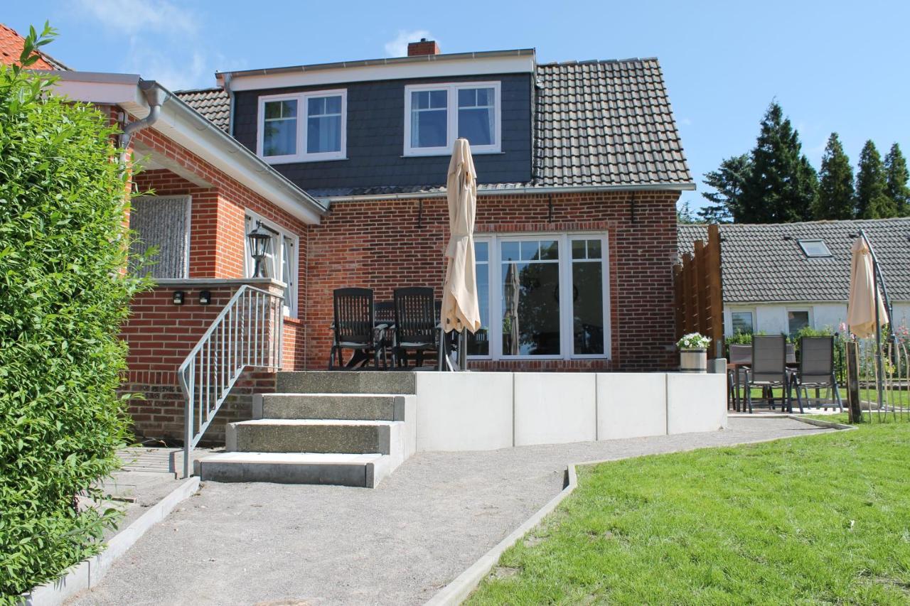 Apartamento Tant Berta'S Huus Krummhörn Exterior foto